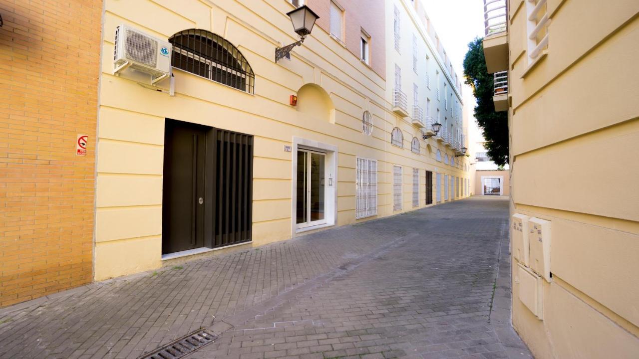 Rentalsevilla Escuelas Pias Apartament *