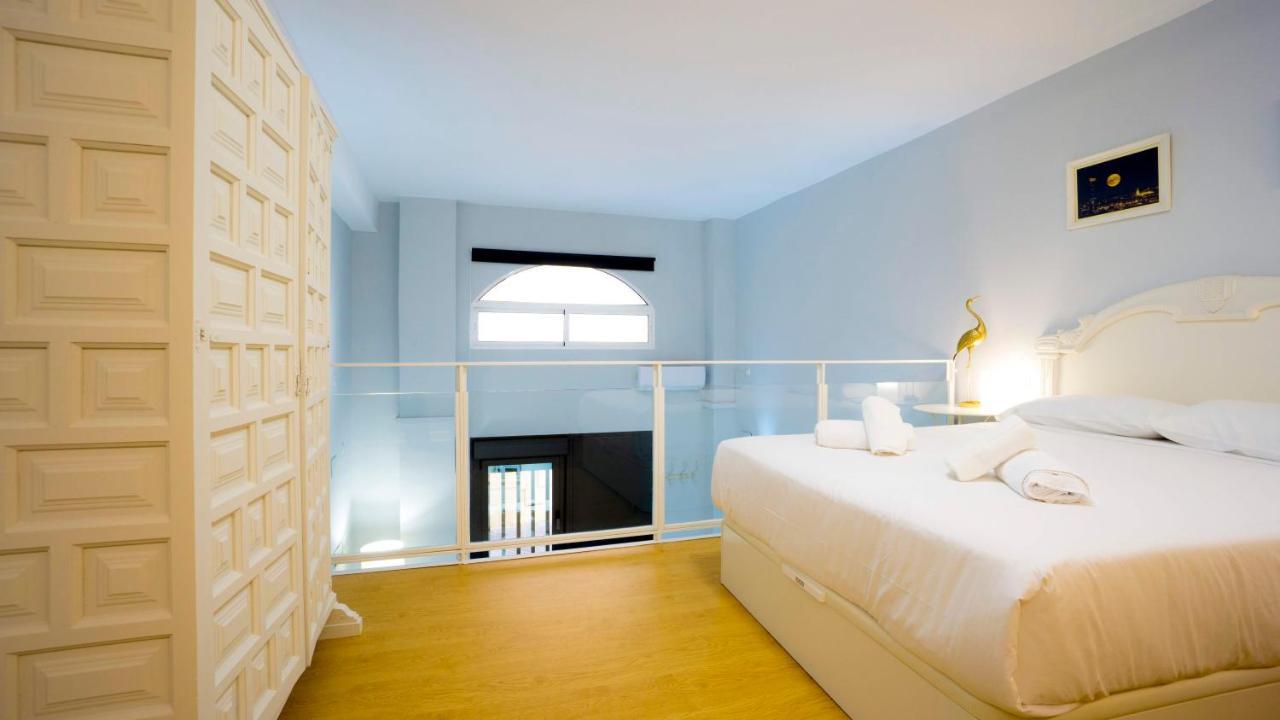Rentalsevilla Escuelas Pias Apartament *